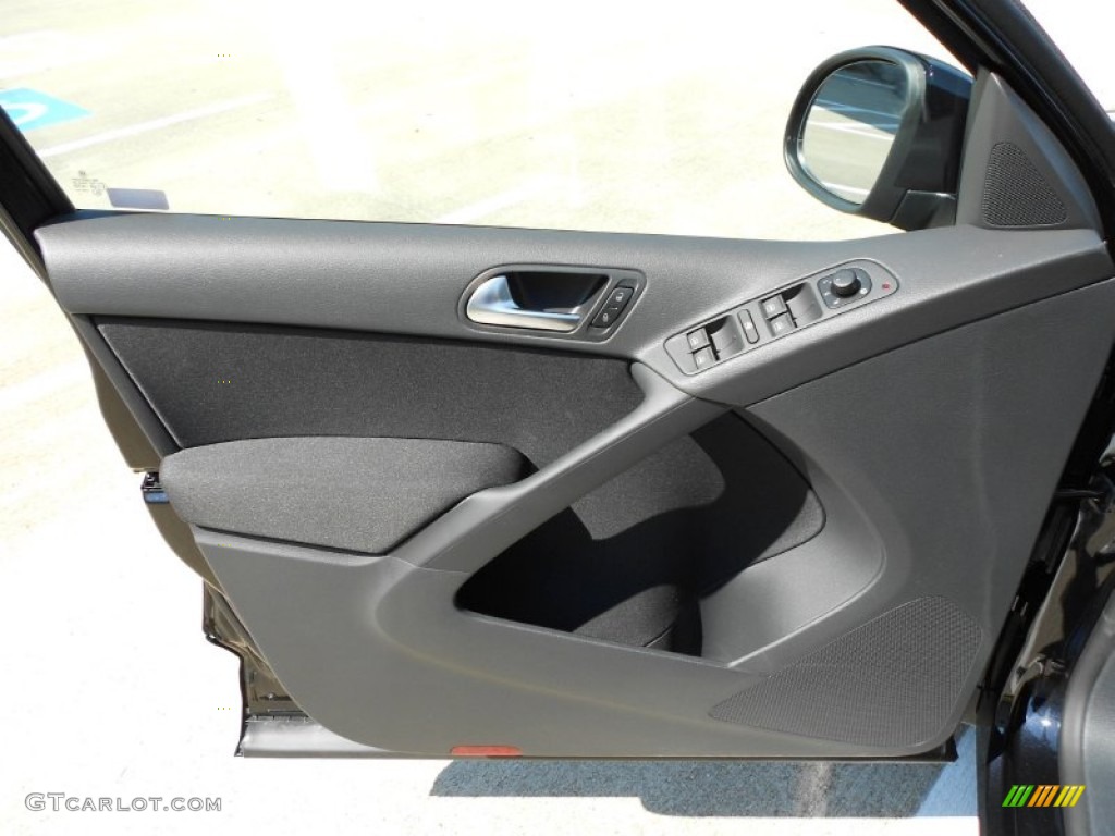 2012 Tiguan S - Deep Black Metallic / Black photo #10