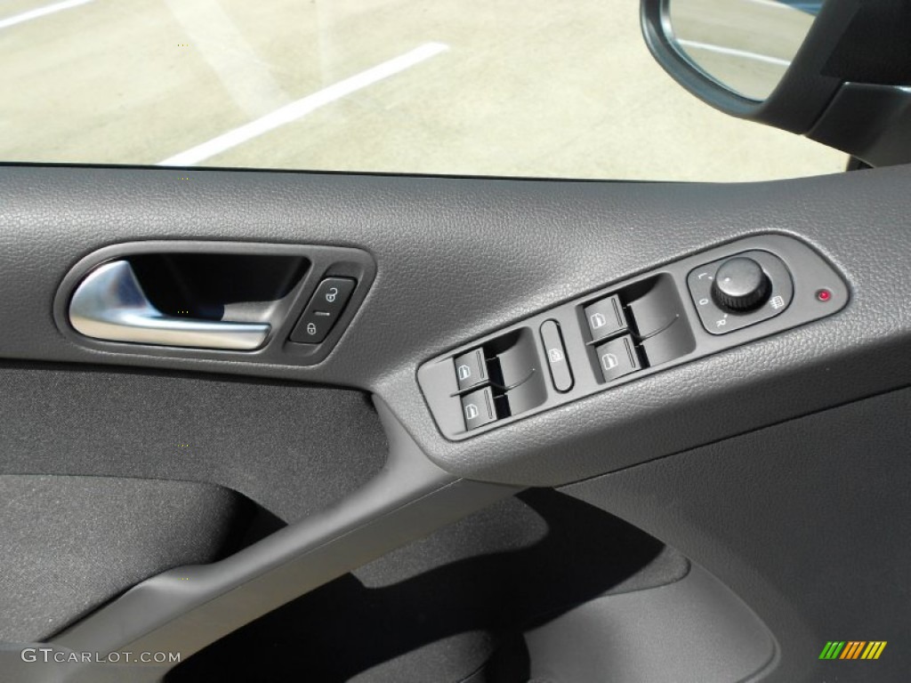 2012 Tiguan S - Deep Black Metallic / Black photo #21