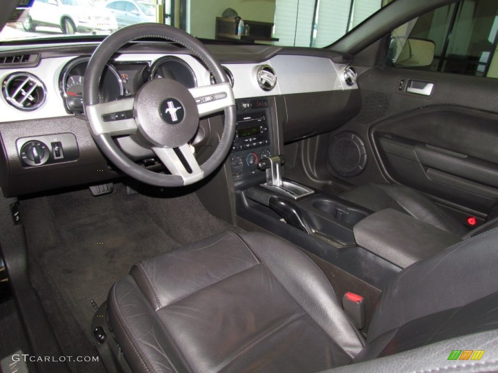 2007 Mustang V6 Deluxe Coupe - Black / Dark Charcoal photo #13
