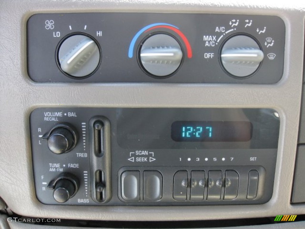 2000 Chevrolet Astro Cargo Van Audio System Photos