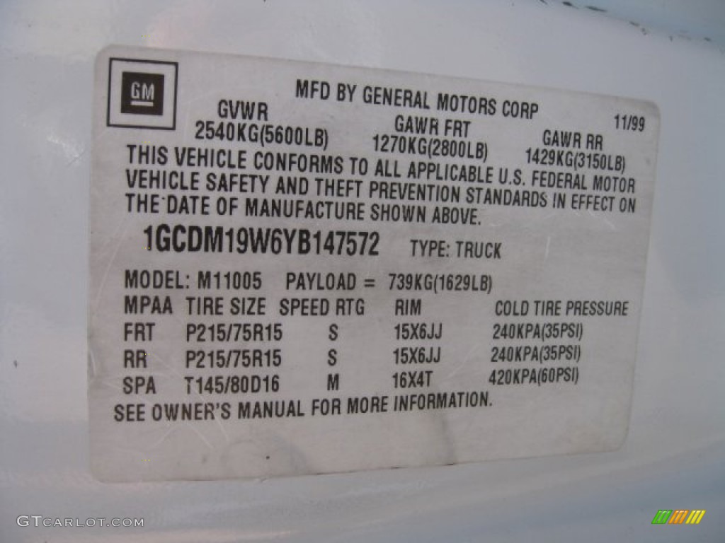 2000 Astro Cargo Van - Ivory White / Medium Gray photo #8