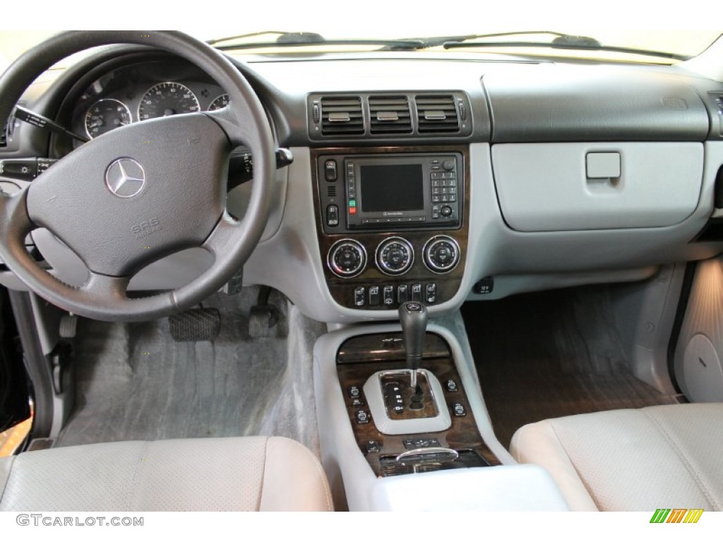 2005 ML 350 4Matic - Black / Ash photo #5