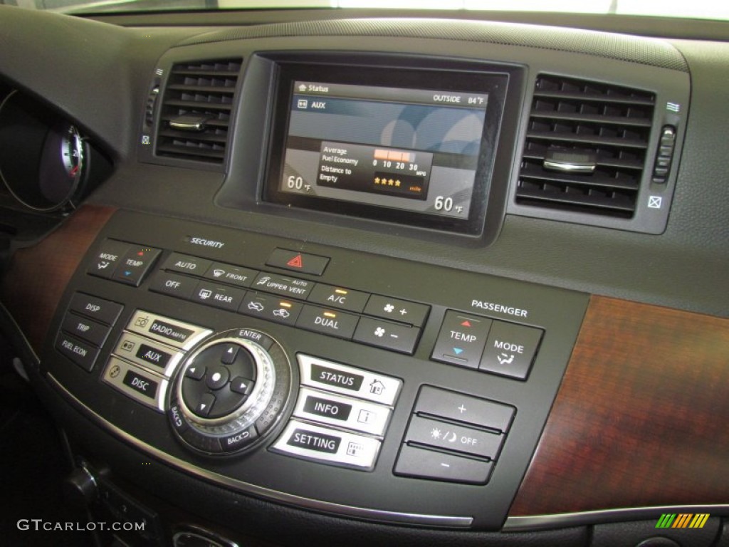 2010 Infiniti M 35 Sedan Controls Photo #53544637