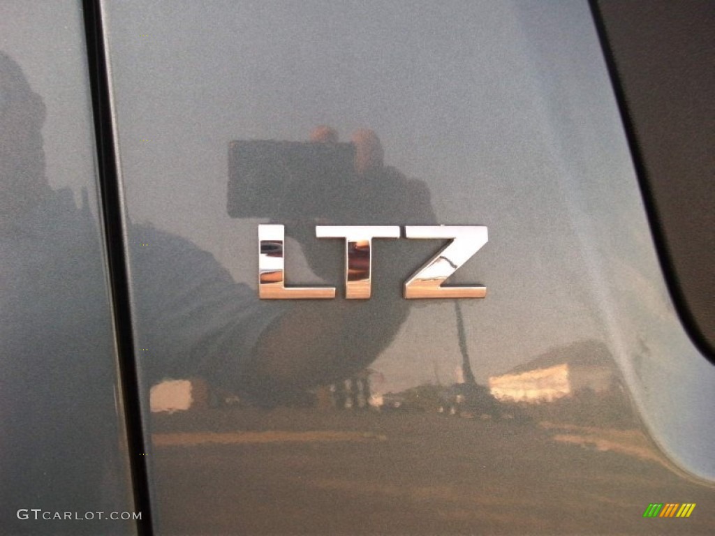 2008 Chevrolet Avalanche LTZ Marks and Logos Photo #53550282