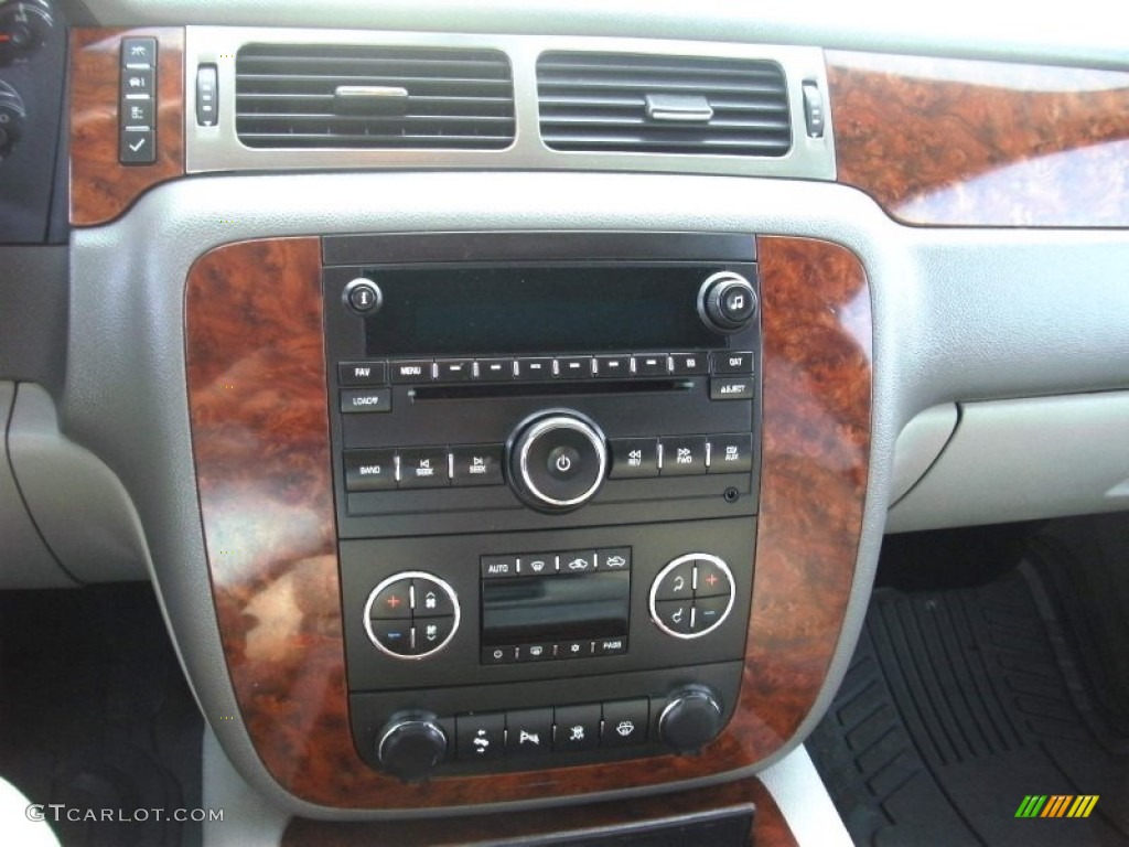 2008 Chevrolet Avalanche LTZ Audio System Photos
