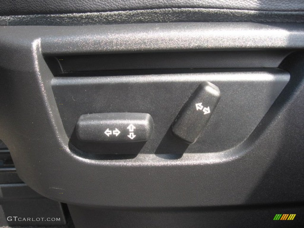 2008 Land Rover LR2 SE Controls Photo #53553957