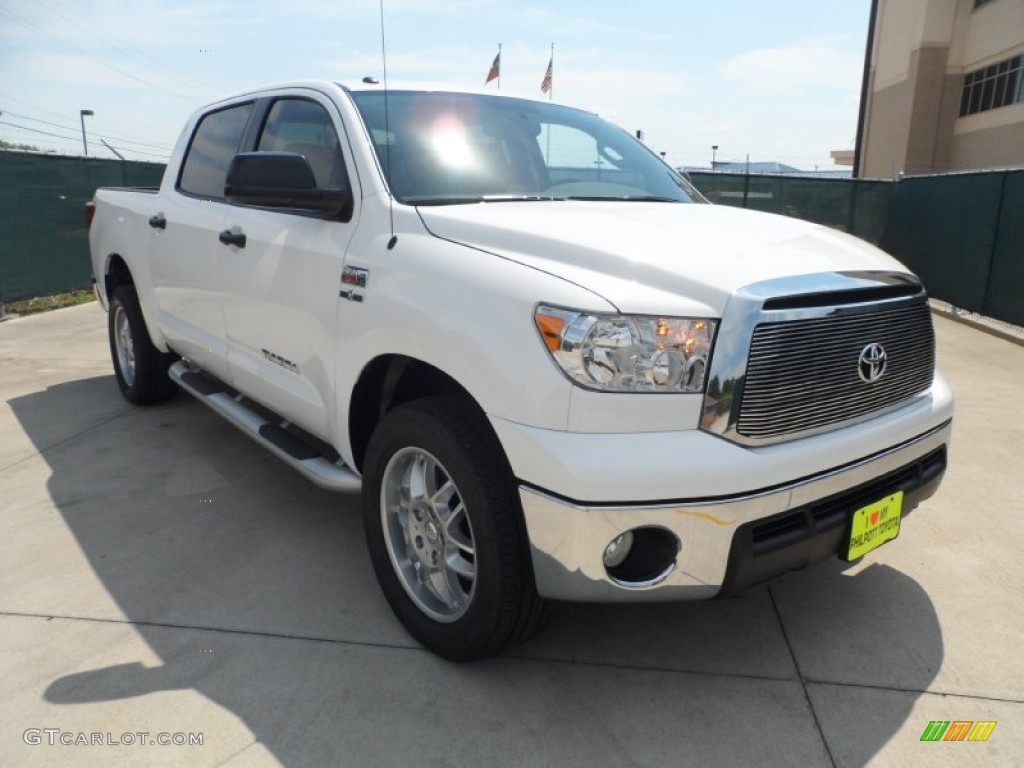 2011 Tundra CrewMax 4x4 - Super White / Black photo #1