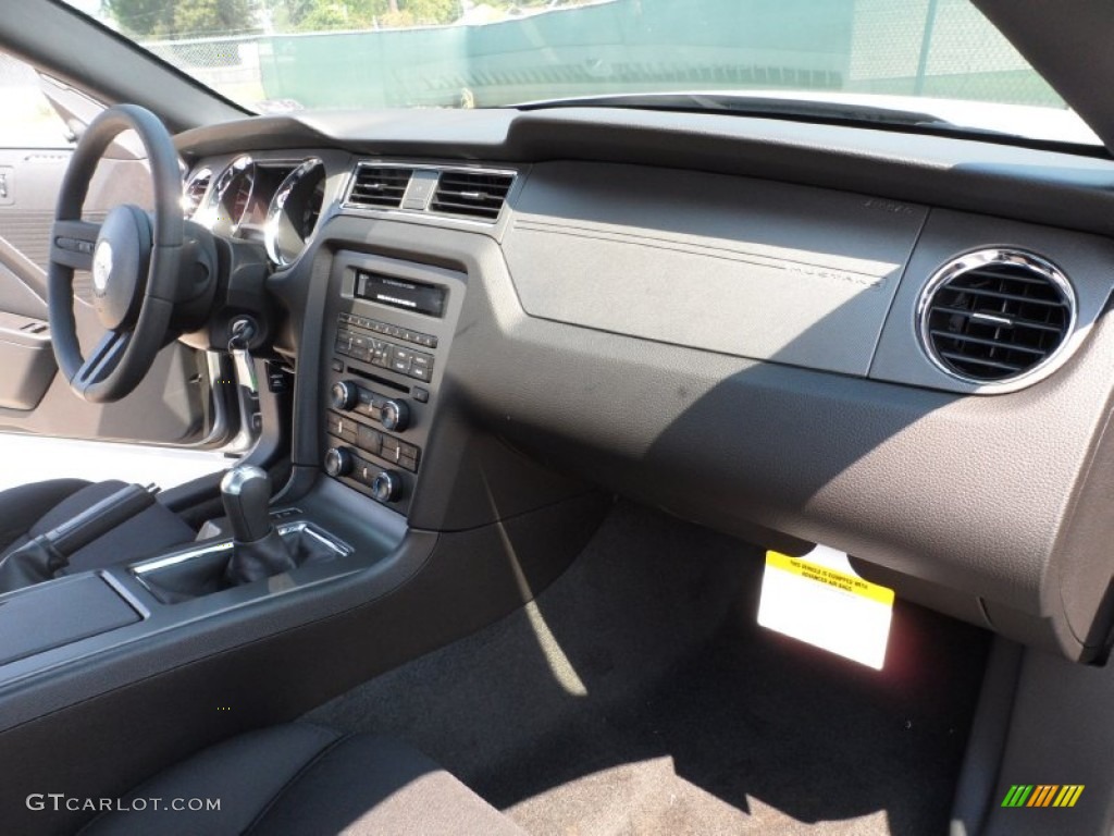 2012 Ford Mustang GT Coupe Charcoal Black Dashboard Photo #53555556