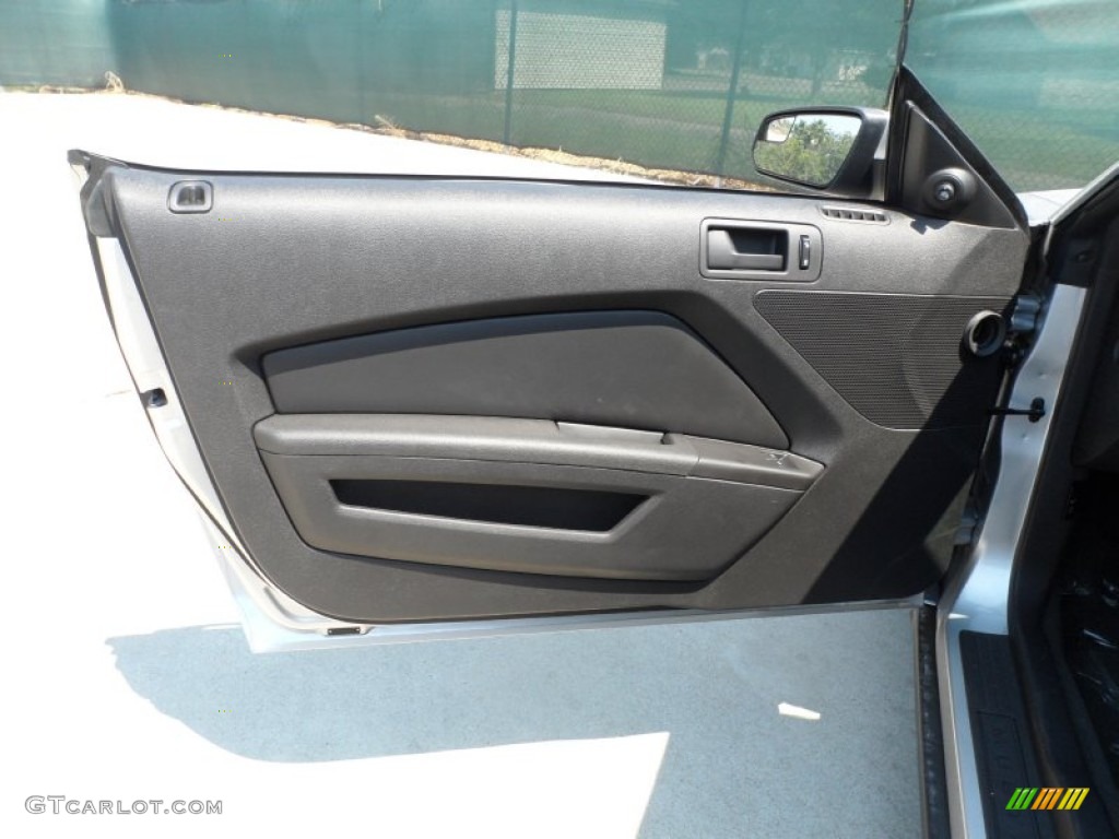 2012 Ford Mustang GT Coupe Charcoal Black Door Panel Photo #53555571