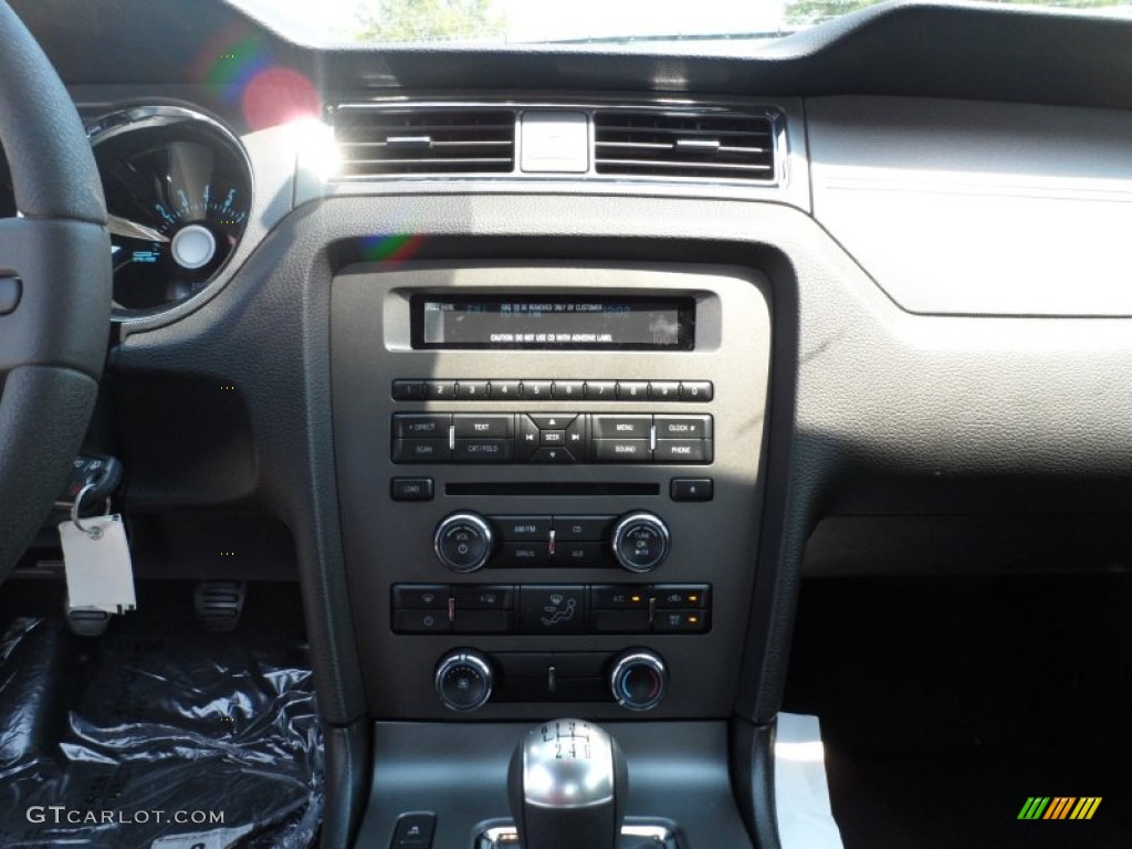 2012 Ford Mustang GT Coupe Controls Photo #53555655