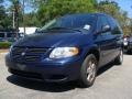 Midnight Blue Pearl - Caravan SXT Photo No. 4