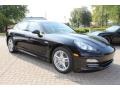 Black - Panamera 4 Photo No. 3