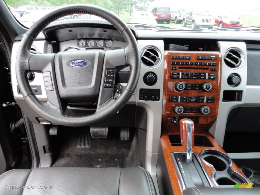 2010 F150 Lariat SuperCab 4x4 - Tuxedo Black / Black photo #16