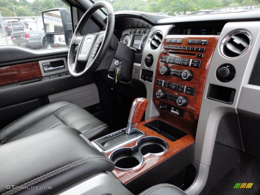 2010 F150 Lariat SuperCab 4x4 - Tuxedo Black / Black photo #23