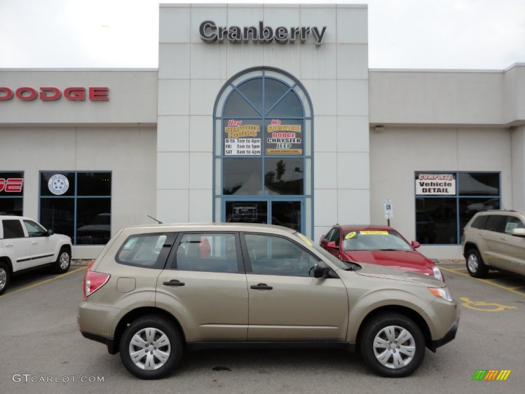 2009 Forester 2.5 X - Topaz Gold Metallic / Black photo #1