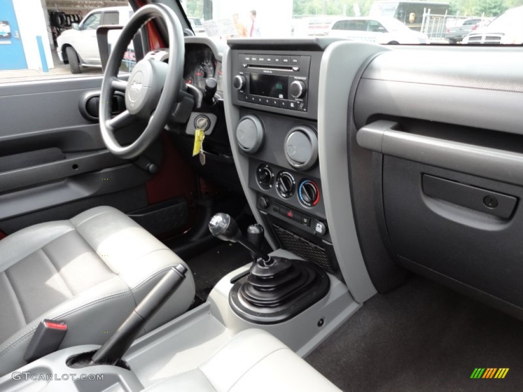 2009 Wrangler X 4x4 - Red Rock Crystal Pearl Coat / Dark Slate Gray/Medium Slate Gray photo #22