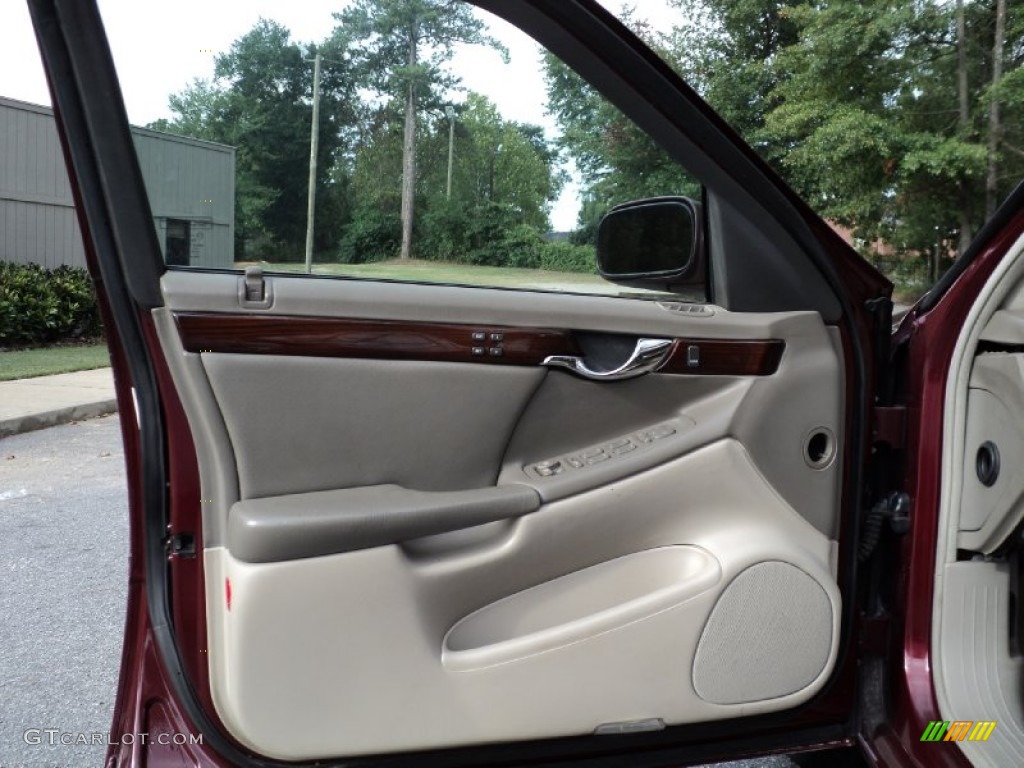 2001 Cadillac DeVille DTS Sedan Neutral Shale Door Panel Photo #53559069