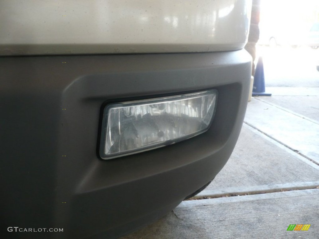 2005 Expedition XLT 4x4 - Pueblo Gold Metallic / Medium Parchment photo #21