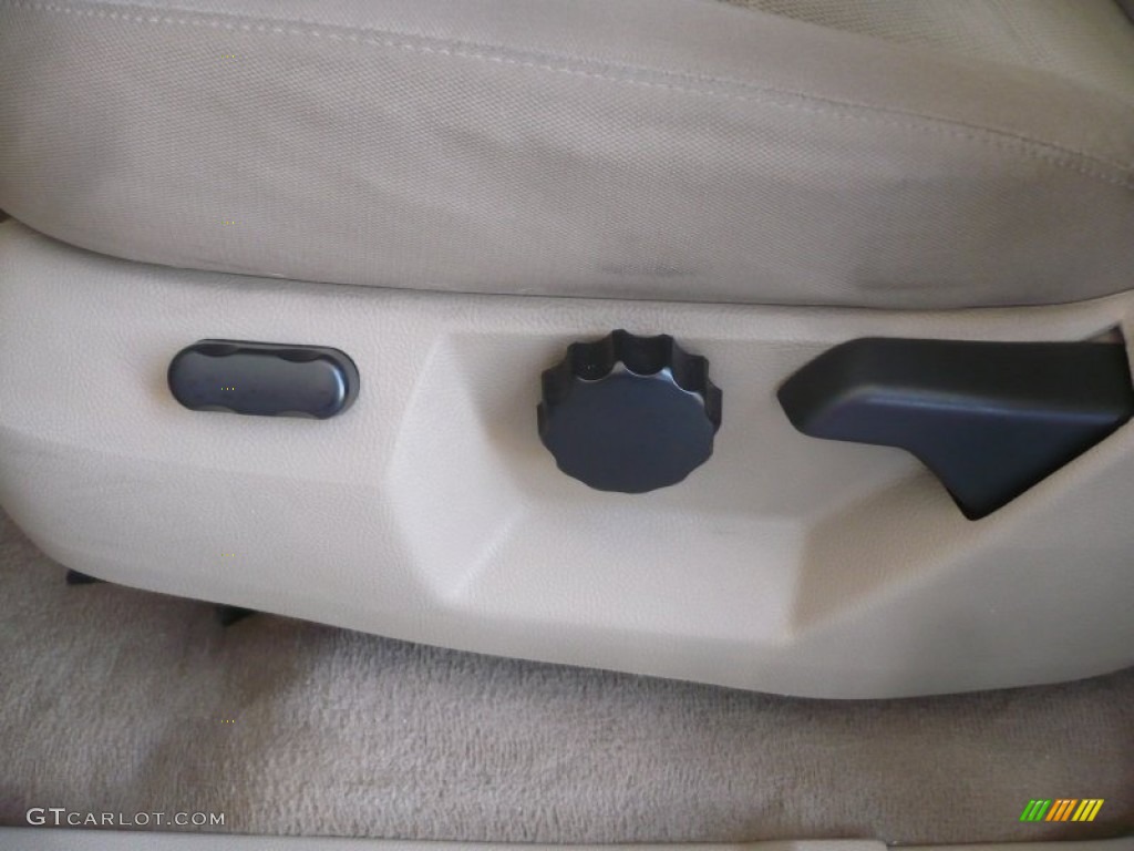 2005 Expedition XLT 4x4 - Pueblo Gold Metallic / Medium Parchment photo #23