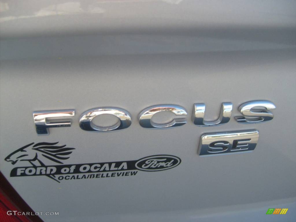 2007 Focus ZX4 SE Sedan - CD Silver Metallic / Dark Pebble/Light Pebble photo #11
