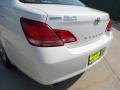 Blizzard White Pearl - Avalon XLS Photo No. 21