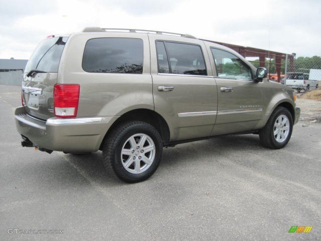 2007 Aspen Limited 4WD - Light Khaki Beige Metallic / Dark Khaki/Light Graystone photo #3