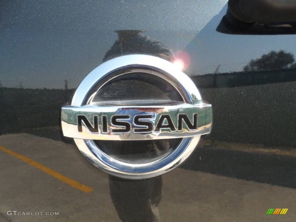 2008 Nissan Armada SE Marks and Logos Photos
