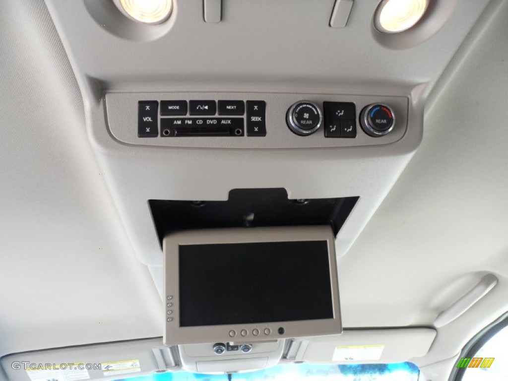 2008 Nissan Armada SE Controls Photo #53569647