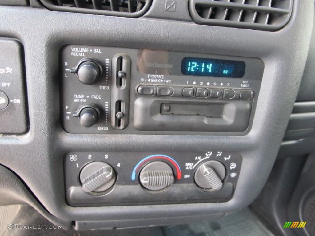 1999 Chevrolet S10 LS Regular Cab Audio System Photos