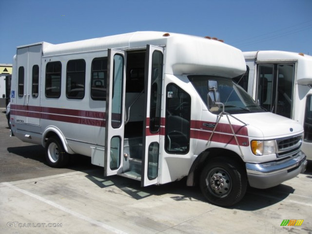 1999 E Series Cutaway E450 Commercial Bus - Oxford White / Medium Graphite photo #1