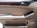 Black - ML 350 4Matic Photo No. 6