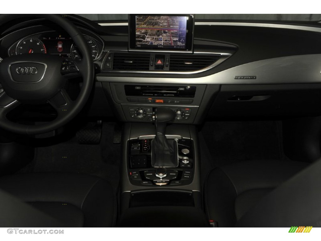 2012 A7 3.0T quattro Premium - Phantom Black Pearl Effect / Black photo #30