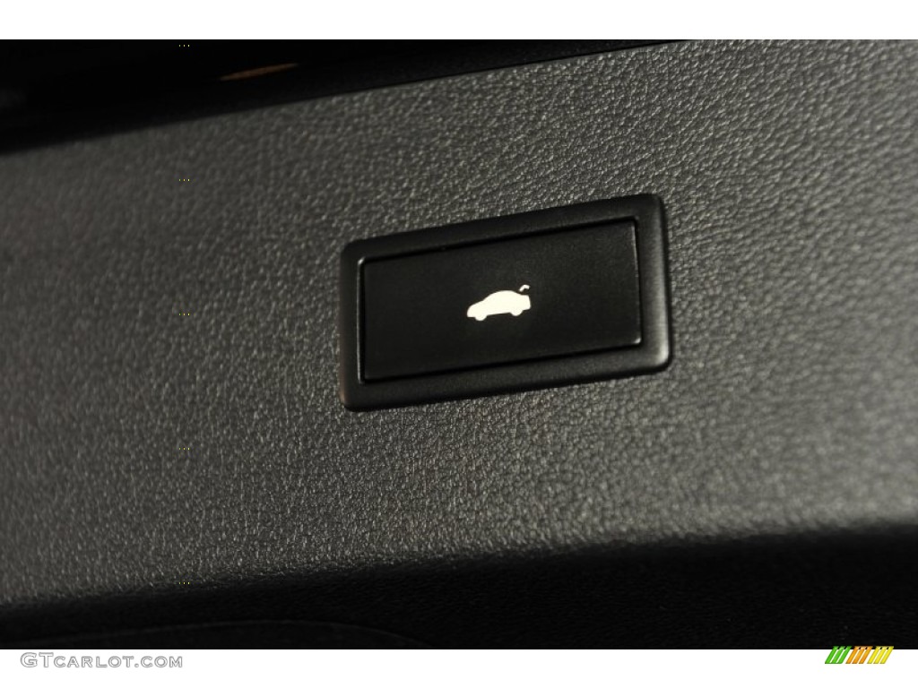 2012 A7 3.0T quattro Premium - Phantom Black Pearl Effect / Black photo #33