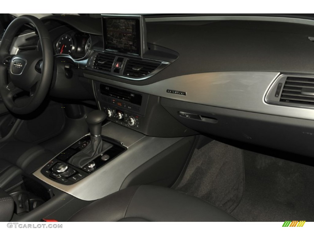 2012 A7 3.0T quattro Premium - Phantom Black Pearl Effect / Black photo #35