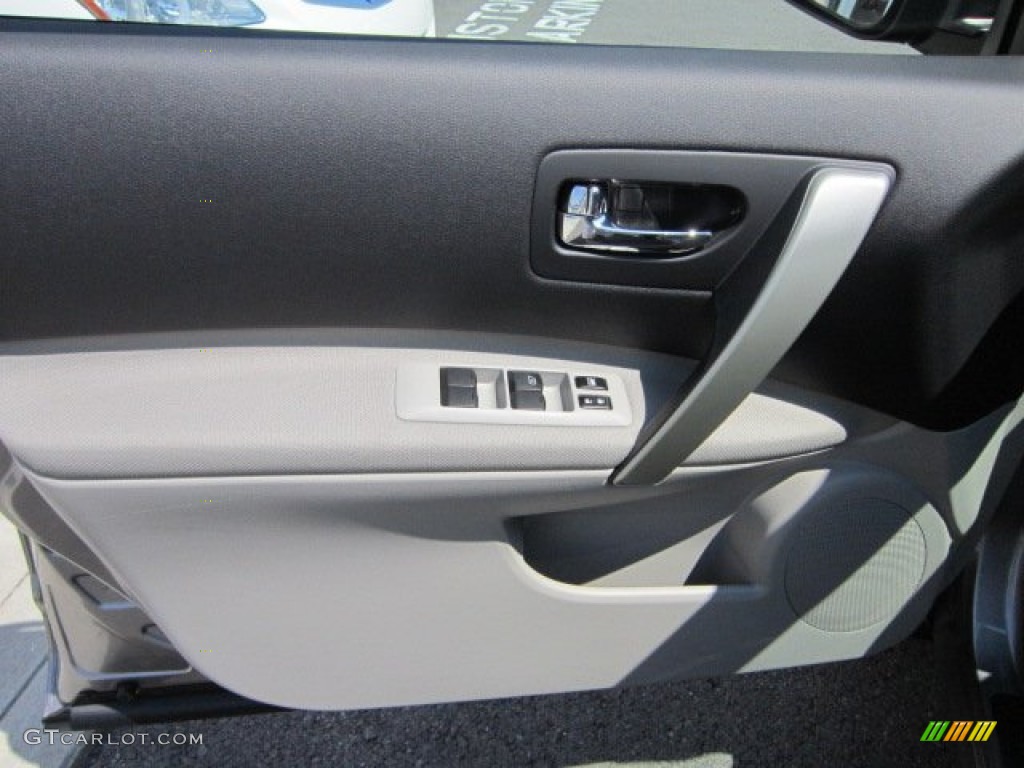 2011 Rogue SV AWD - Platinum Graphite / Gray photo #12