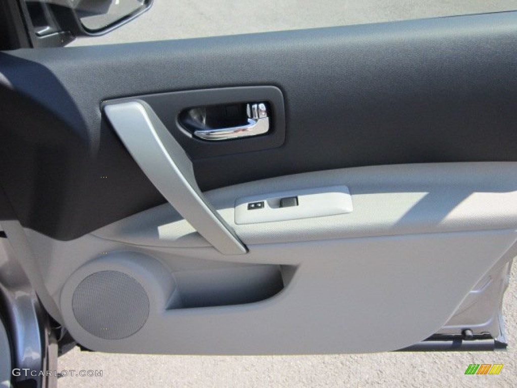 2011 Rogue SV AWD - Platinum Graphite / Gray photo #17