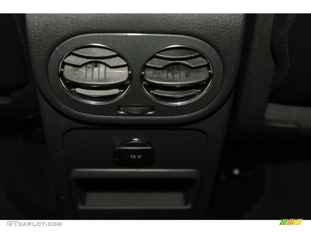 2012 Tiguan S - Deep Black Metallic / Black photo #21