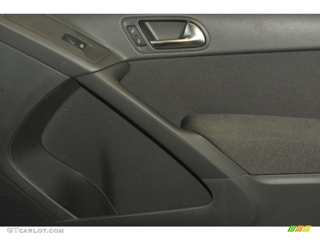 2012 Tiguan S - Deep Black Metallic / Black photo #24