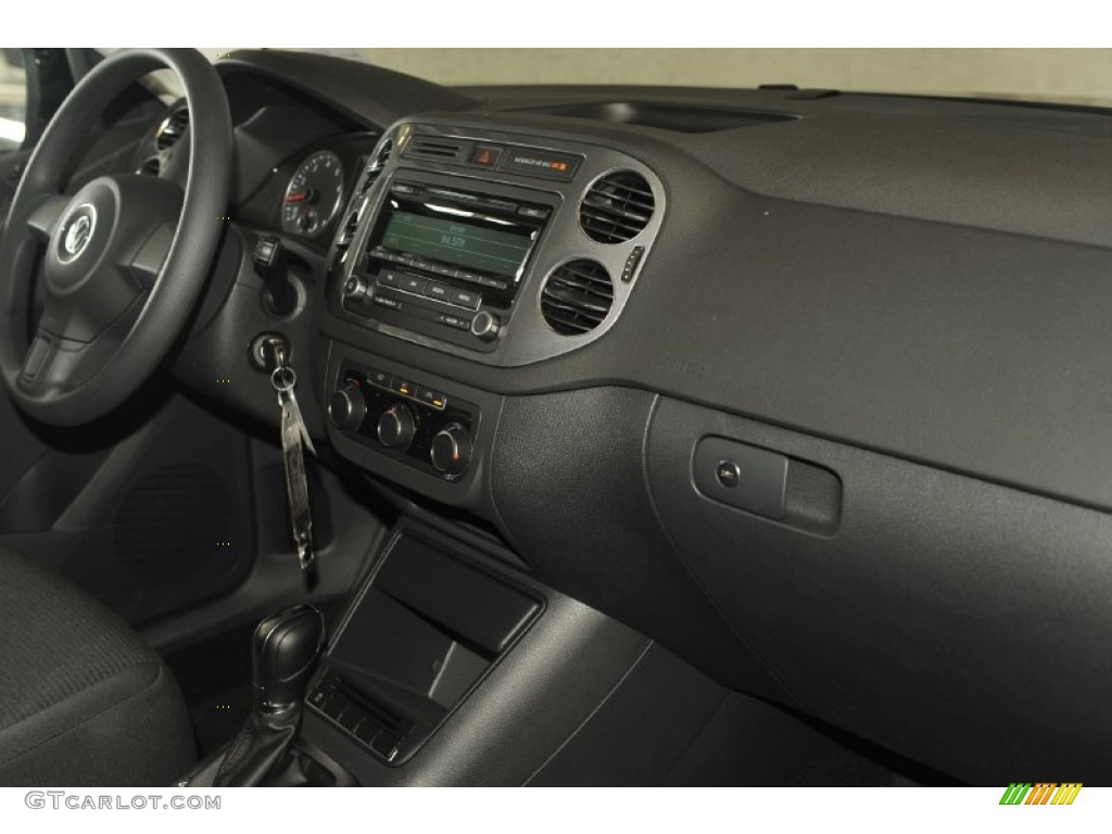 2012 Tiguan S - Deep Black Metallic / Black photo #26