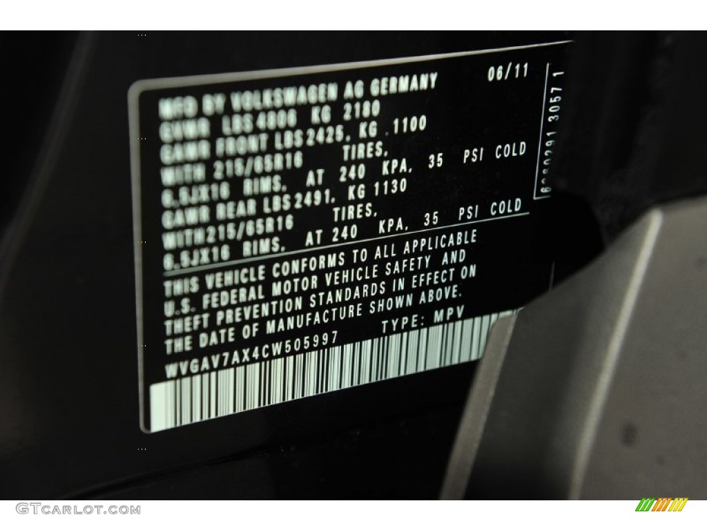 2012 Tiguan S - Deep Black Metallic / Black photo #31