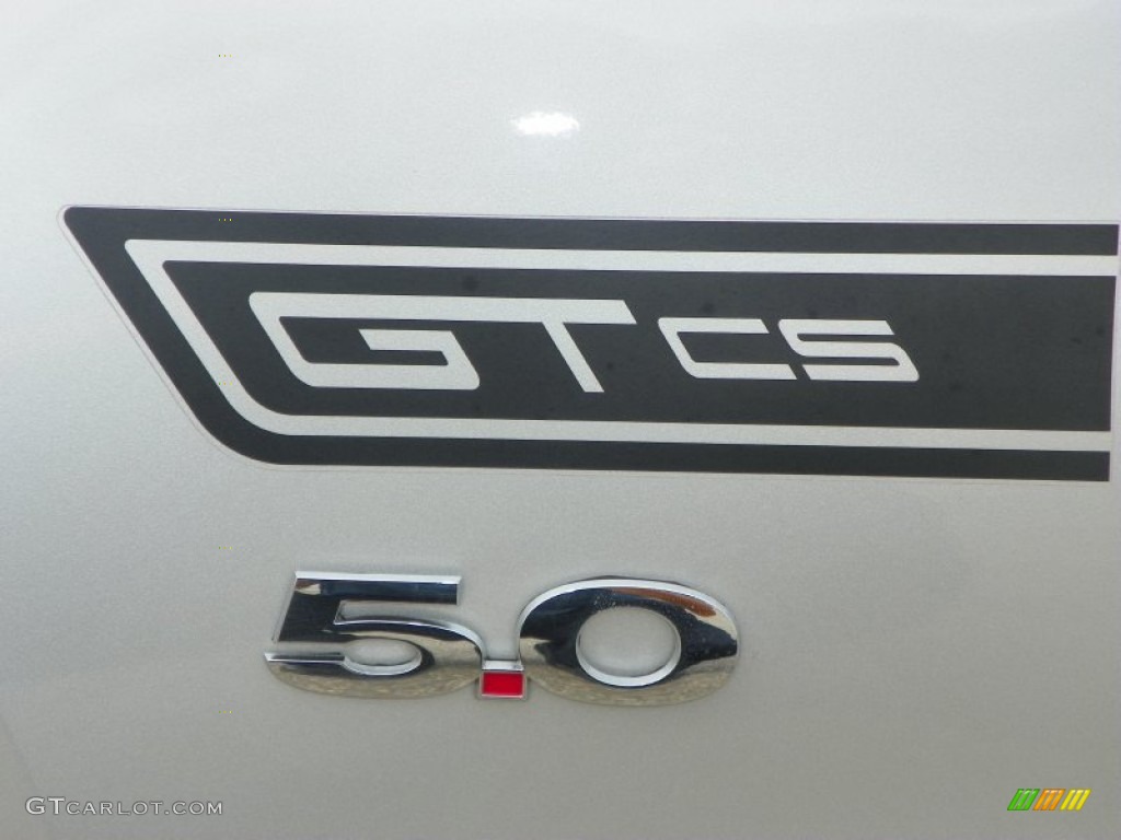 2011 Ford Mustang GT/CS California Special Convertible Marks and Logos Photos