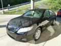 Black - Camry LE Photo No. 5