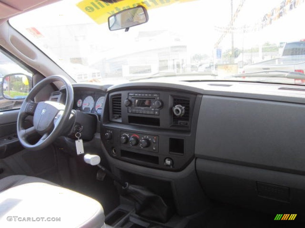 2008 Ram 1500 SXT Quad Cab 4x4 - Blaze Red Crystal Pearl / Medium Slate Gray photo #18