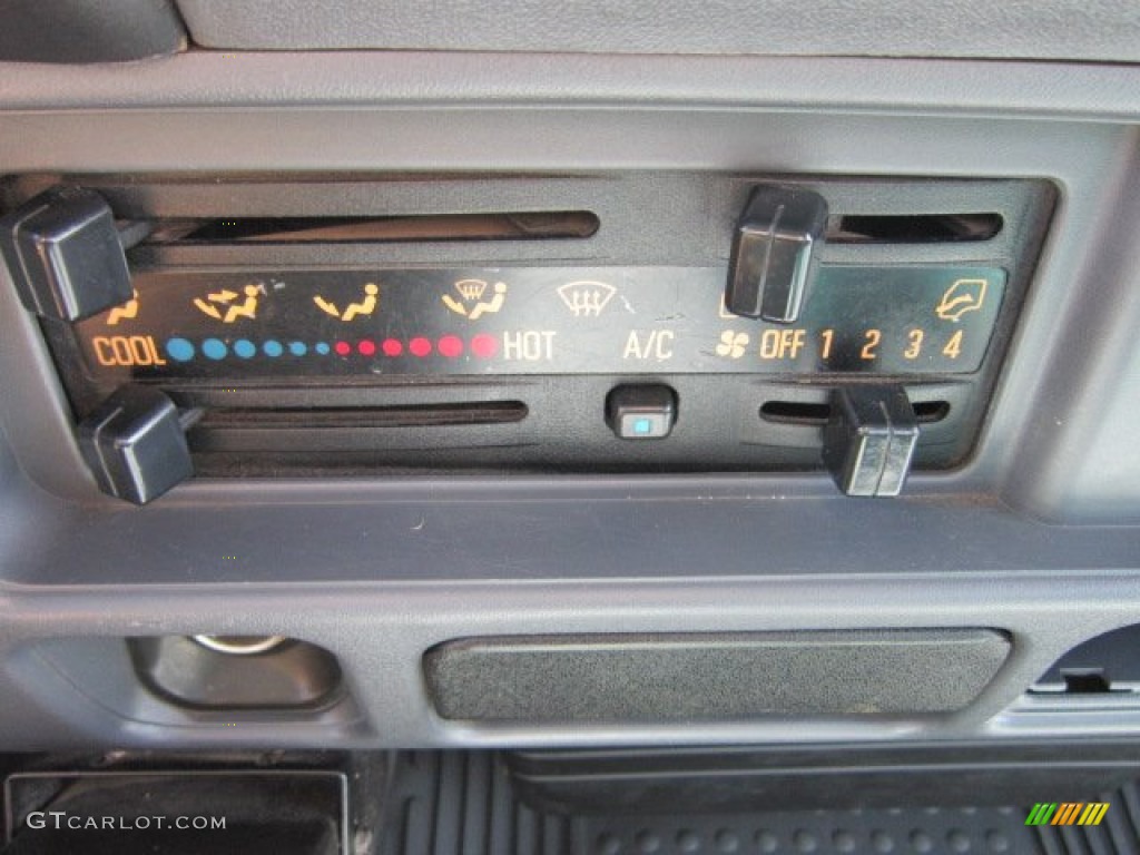 2007 Chevrolet W Series Truck W4500 Commercial Dump Truck Controls Photo #53594986