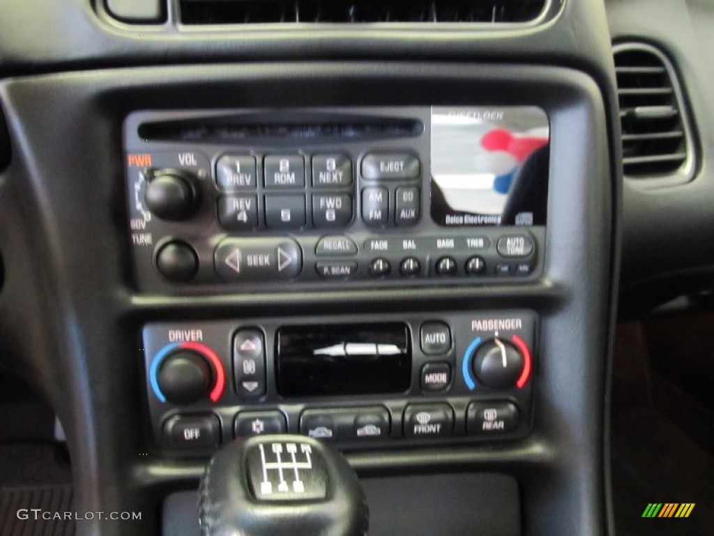 2002 Chevrolet Corvette Z06 Audio System Photos