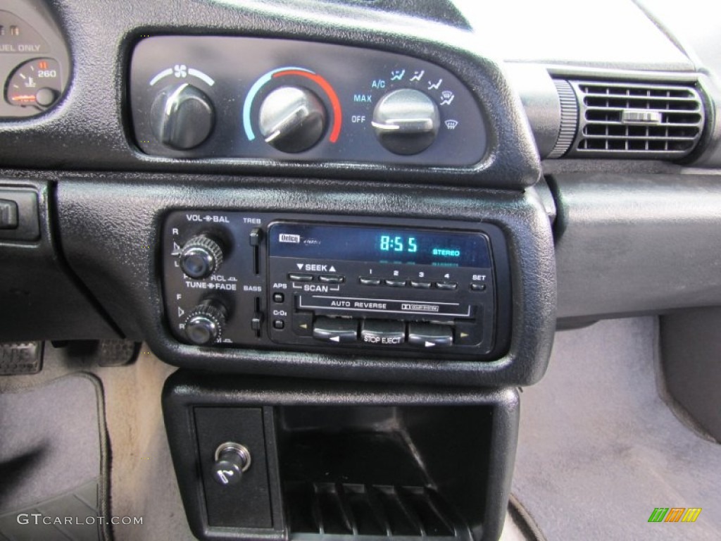 1995 Chevrolet Camaro Coupe Audio System Photo #53595935
