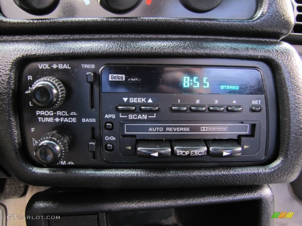 1995 Chevrolet Camaro Coupe Audio System Photo #53595948