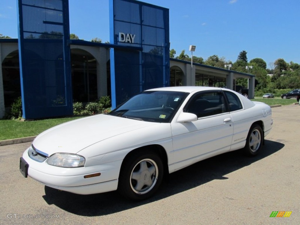 Bright White Chevrolet Monte Carlo