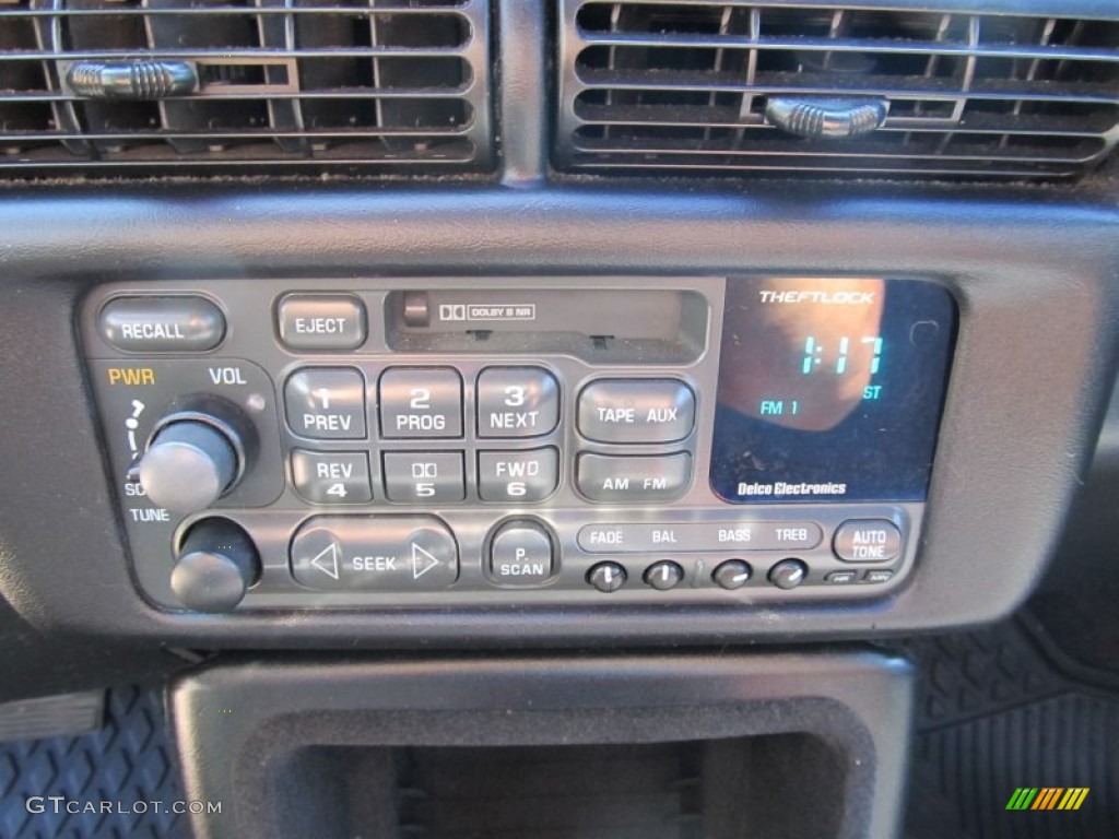 1999 Chevrolet Monte Carlo LS Audio System Photo #53596081