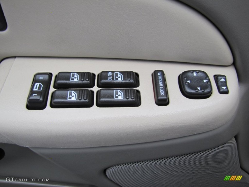 2000 Chevrolet Suburban 1500 LT 4x4 Controls Photo #53596195